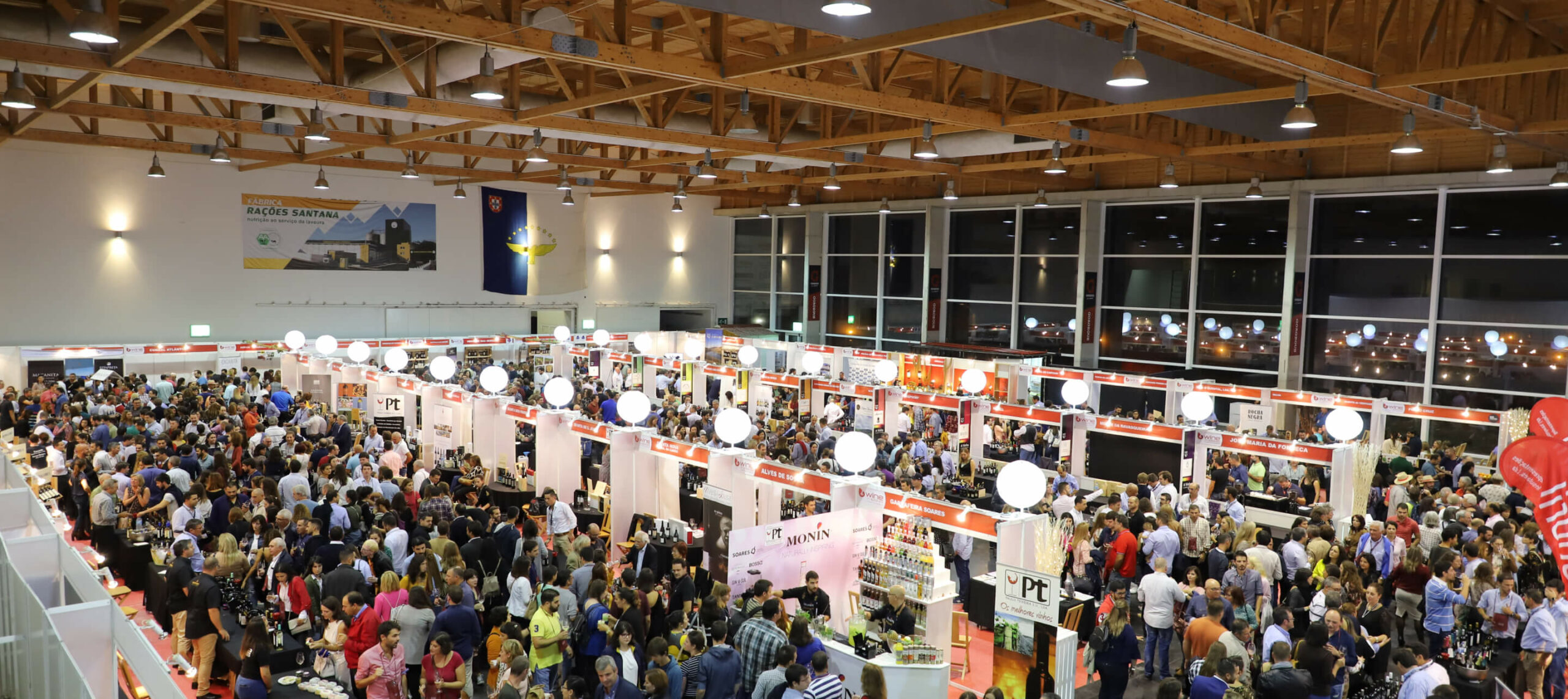 Participantes em evento empresarial, wine in azores, na ilha de São miguel, nos Açores